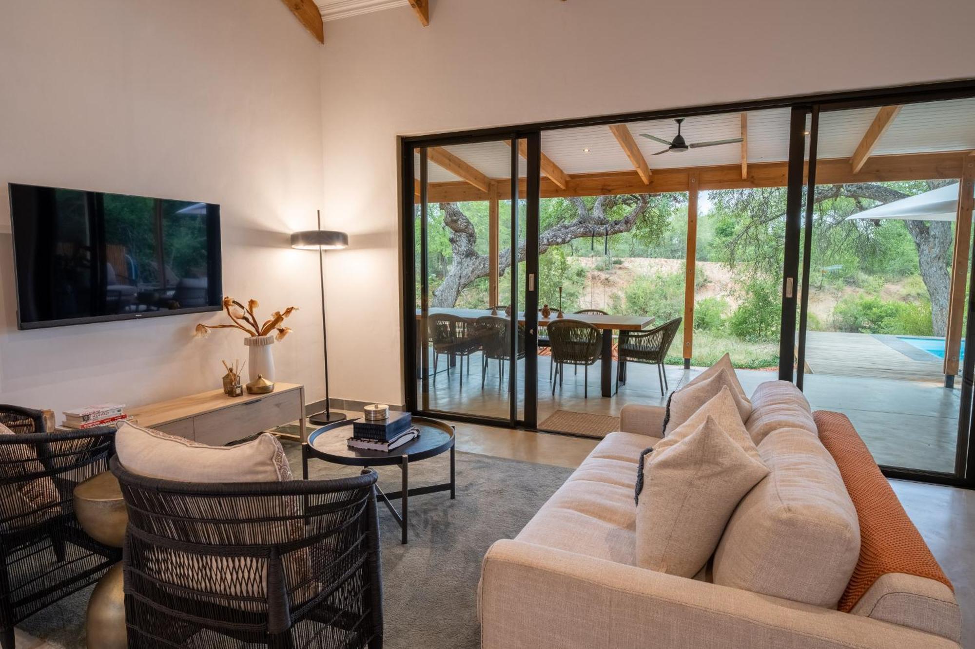 Villa Nomads Den Private With Heated Pool On Wildlife Estate Riverbed *
