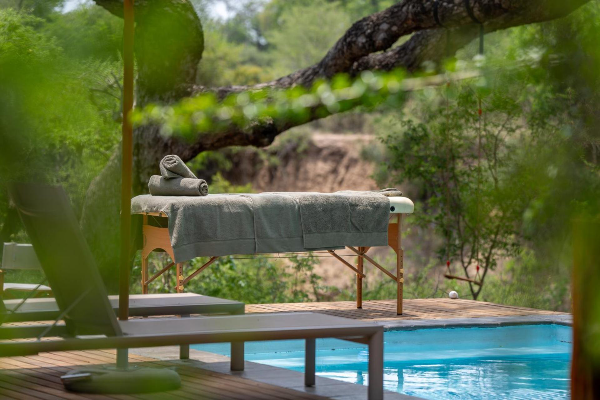 Nomads Den Private With Heated Pool On Wildlife Estate Riverbed Villa Hoedspruit