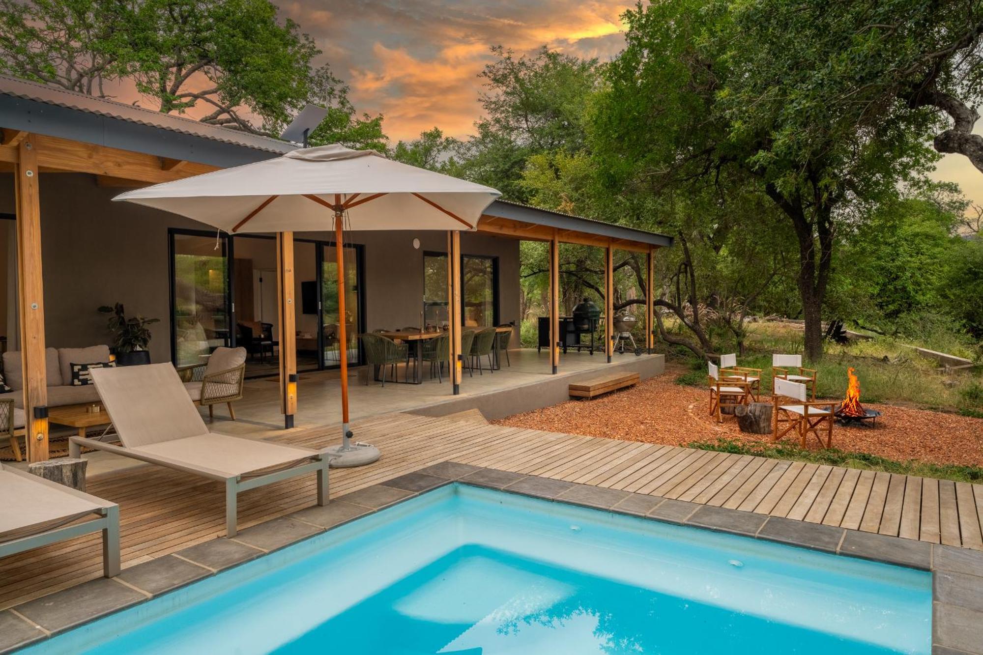 Nomads Den Private With Heated Pool On Wildlife Estate Riverbed Hoedspruit